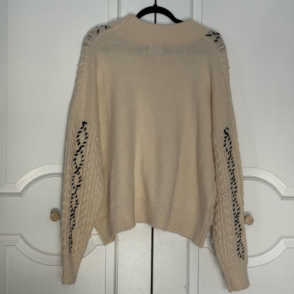 Michelle Nicole Cream and Black Cable Knit Sweater‎ - Picture 2 of 7